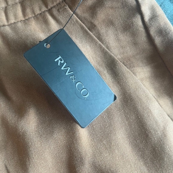 NWT RW&CO Womens Pants - Tan - Size M - Picture 6 of 6